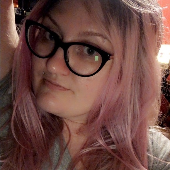 Meet your Posher, Casey - Picture 5 of 5